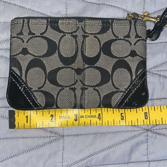 Coach Wristlet - Picture 4 of 4